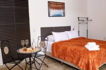Suites Vilarejo Container3